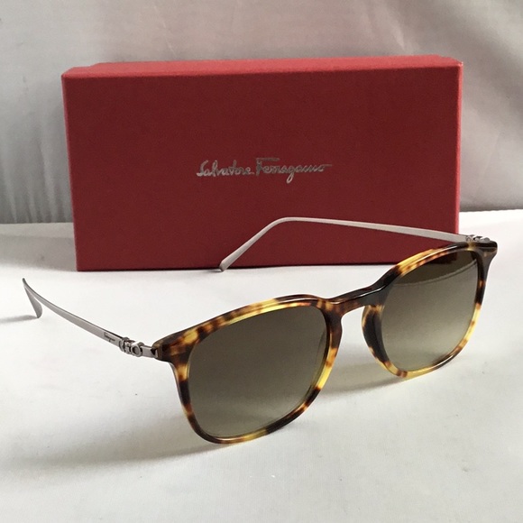SALVATORE FERRAGAMO UNISEX SUNGLASSES. - Picture 3 of 8